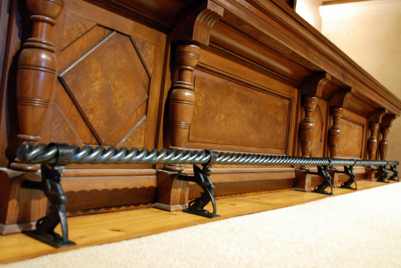 Bar Foot Rail Gallery